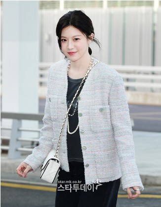 Go Youn-jung Airport Fashion